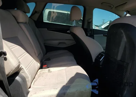 2019 Kia Sorento Lx из США, поврежденный, VIN 5XYPG4A54KG546258